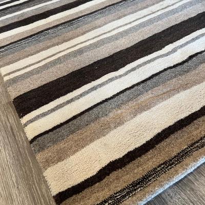 POTTERYBARN WOOL RUG 5X8