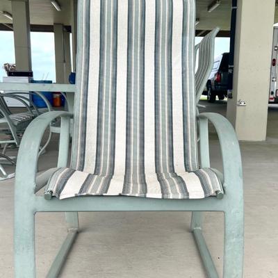 OUTDOOR PATIO SET *Read Details