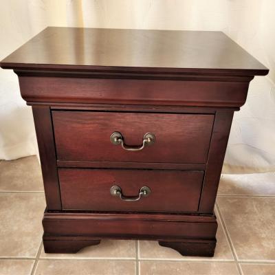 Lot #7 Pair of 2-drawer Nightstands/lamp tables