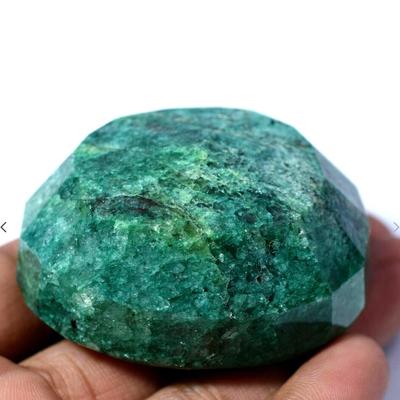 755.65 Carat HUGE MASSIVE GGL Certified 100% NATURAL Rare Huge Emerald Beautiful Green Treated Gem