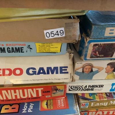 Lot 549 - HUGE Vintage Games Lot Matchbox Road Ant Farm Manhunt +++