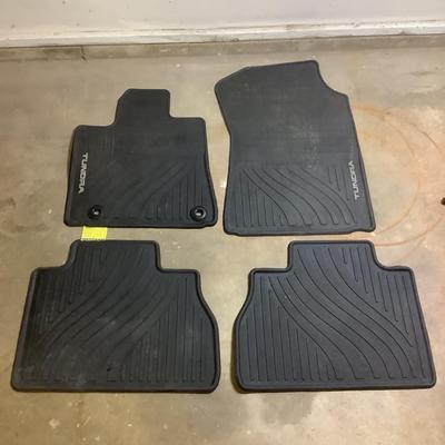 232 TOYOTA 2012 Tundra 4pc Rubber Floor Mats