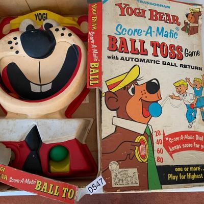Yogi Bear Score O Magic Ball Toss Lot 457