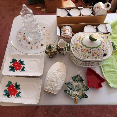 Christmas serving ware Plates, Cups, Mugs, Lenox