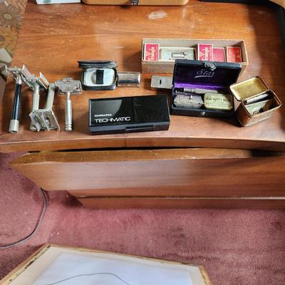 Antique Vintage Shaving Razor Lot Gillette Star Safety Razor & Blades