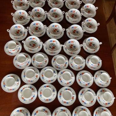 Aynsley England Famille Rose Bone China Lot Of 156 Pieces