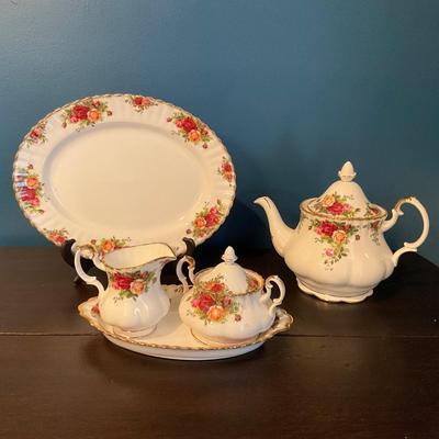 040 Royal Albert Country Roses Serving Pieces