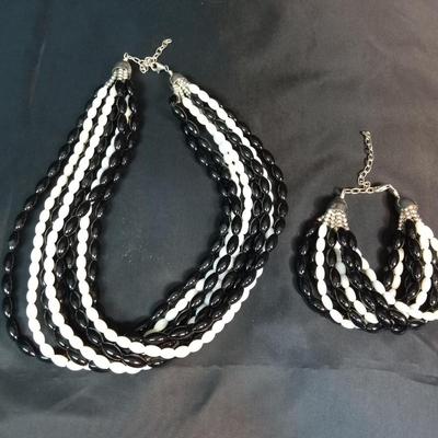8 STRAND BLACK AND WHITE BEADED NECKLACE & BRACELAT WITH STERLING ACCENT
