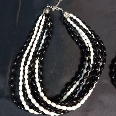 8 STRAND BLACK AND WHITE BEADED NECKLACE & BRACELAT WITH STERLING ACCENT