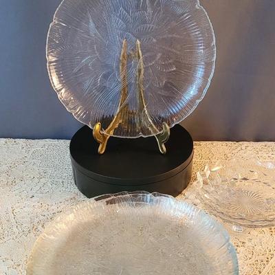 Lot 25: (4) Pressed Glass Dinner Plates and a Cut Glass Dish