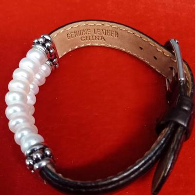 GENUINE HANORA PEARL AND LEATHER BRACELET AND PEARL EARRINGS