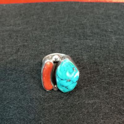 AWESOME TURQUOISE AND STERLING SILVER RING