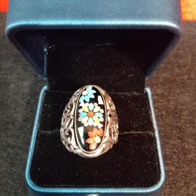 STERLING SILVER RING WITH TURQUOISE ACCENTS