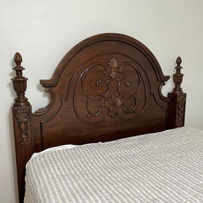 Queen Four Poster Panel Bed ~ *Read Details