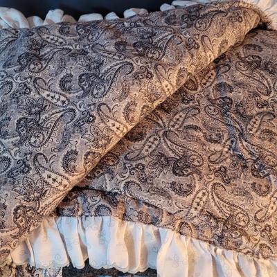 Lot 120: Thick Quilted Throw Blanket with Ruffle Edge