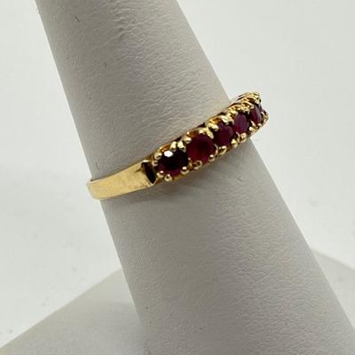 LOT 238: 10K Gold Ruby Ring Size 7 - 1.73 gtw