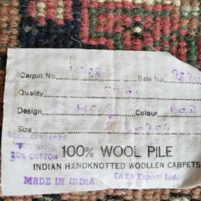 LARGE Indian hand-knotted 8' X 10' 100% Wool pile Rug.