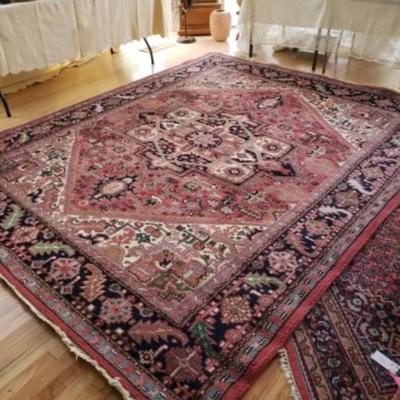 LARGE Indian hand-knotted 8' X 10' 100% Wool pile Rug.