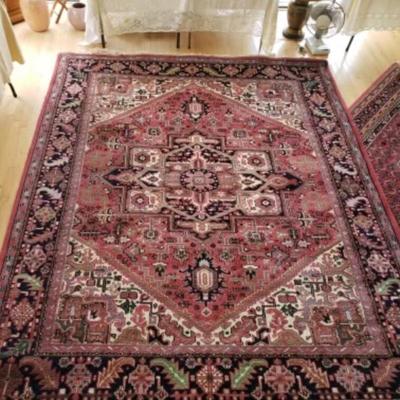 LARGE Indian hand-knotted 8' X 10' 100% Wool pile Rug.