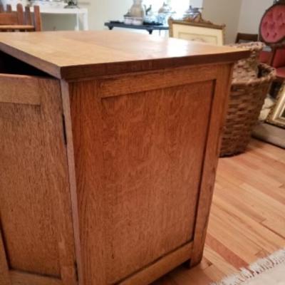 Antique Arts & Crafts Mission Style Oak cabinet (Stickley?)