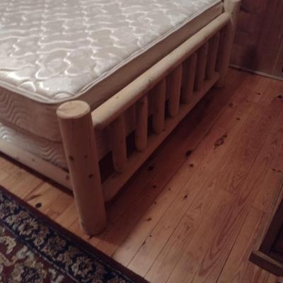 Custom Pine Log Cabin Furniture Queen Sized Bed Set
