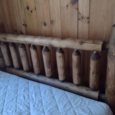 Custom Pine Log Cabin Furniture Queen Sized Bed Set