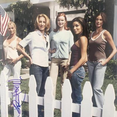 Desperate Housewives Nicolette Sheridan signed photo