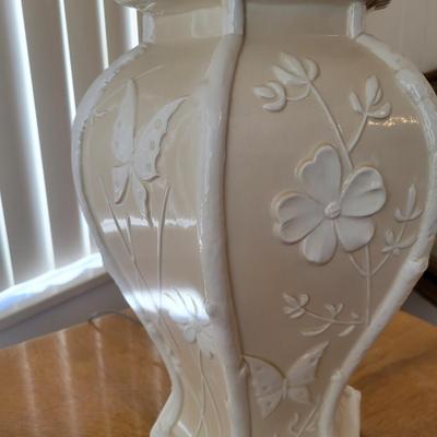 Ceramic Lamp with Butterfly & Flower Motif (LR-DW)