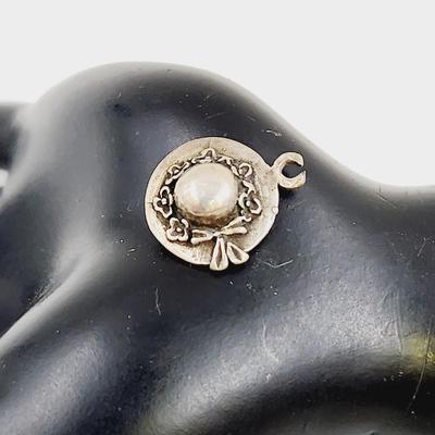 . 925 STERLING FLORAL BONNET CHARM