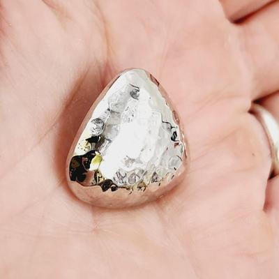 VINTAGE HAMMERED SILVER TONED METAL EARRINGS