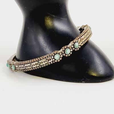 BEAUTIFUL SILVER TONED FAUX TURQUOISE STRETCHY BRACELET
