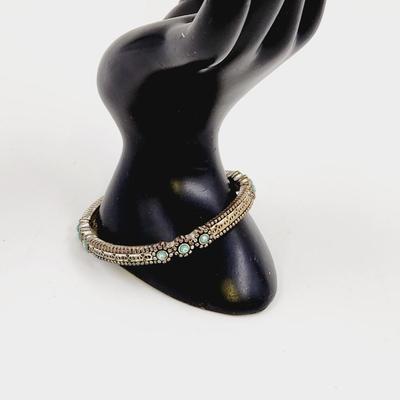 BEAUTIFUL SILVER TONED FAUX TURQUOISE STRETCHY BRACELET