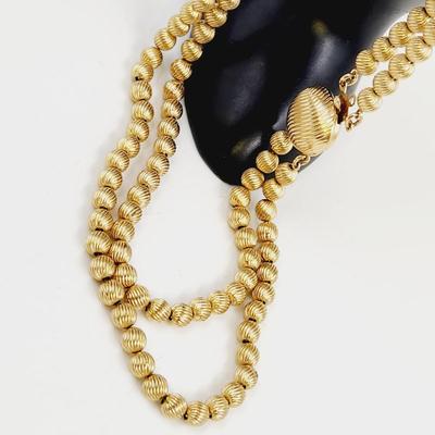 VINTAGE GOLD TONED SARAH COVENTRY CLASP NECKLACE