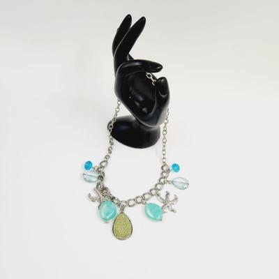 BEAUTIFUL GLASS LAYERED TURQUOISE COLORED & STARFISH CHAIN NECKLACE