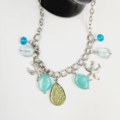 BEAUTIFUL GLASS LAYERED TURQUOISE COLORED & STARFISH CHAIN NECKLACE