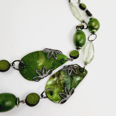 BEAUTIFULLY CRAFTED MOTHER OF PEARL GREEN DESIGNER NECKLACE