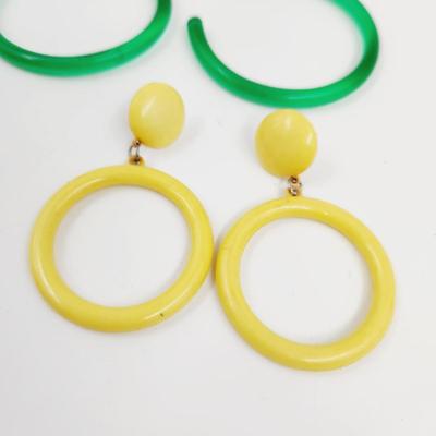 80S PLASTIC COLLECTABLE EARRING DANGLE EARRING S