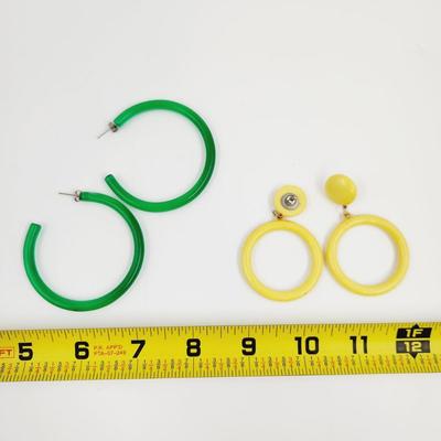 80S PLASTIC COLLECTABLE EARRING DANGLE EARRING S