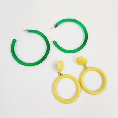 80S PLASTIC COLLECTABLE EARRING DANGLE EARRING S
