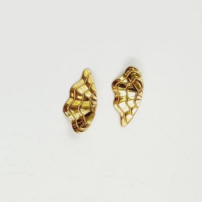 BEAUTIFUL GOLD TONED 1/2 WING METAL EARRINGS