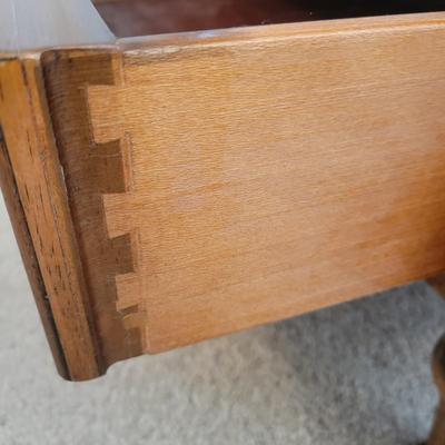 Henredon Veneered Wood Side Table (LR-DW)
