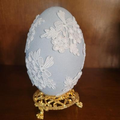 Decorative Lace Eggs and a Framed Doily (LR-DW)
