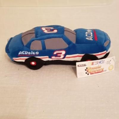 Nascar Beanie Racers A â€”  Set of 5 with storage containers