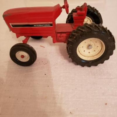 Vintage ERTL STK 415 International Red tractor