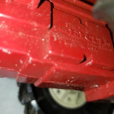 Vintage ERTL STK 415 International Red tractor