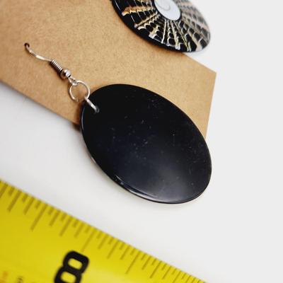FANTASTIC SHELL LIKE DANGLE EARRINGS
