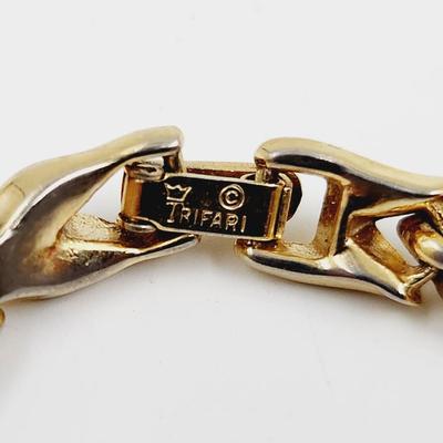 TRIFARI GOLD TONED TULIP BRACELET