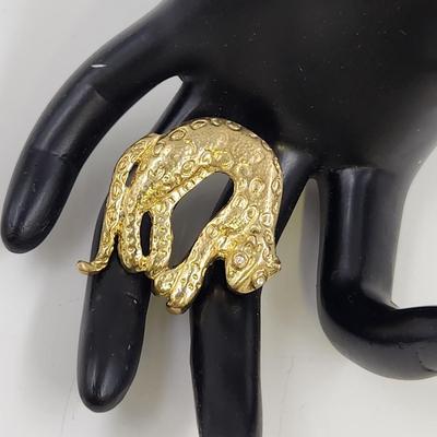 GOLD TONED CHEETAH BROOCH