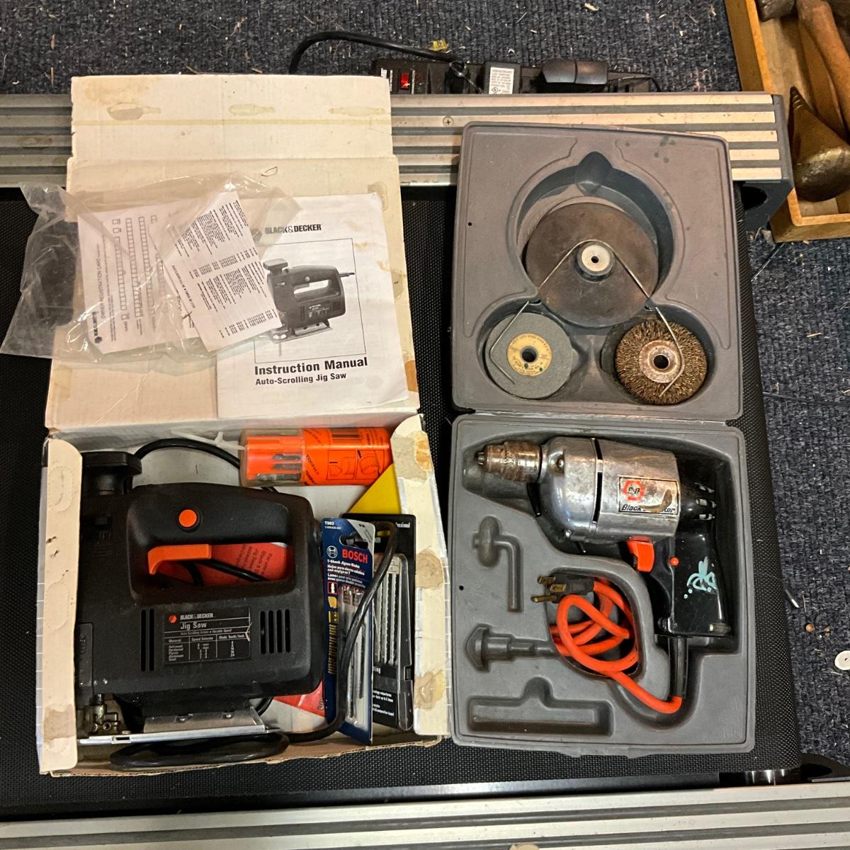 1779 Black and Decker Auto Scrolling Jog Saw with Drill