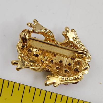 GOLD TONED FROG RHINESTONE BROOCH